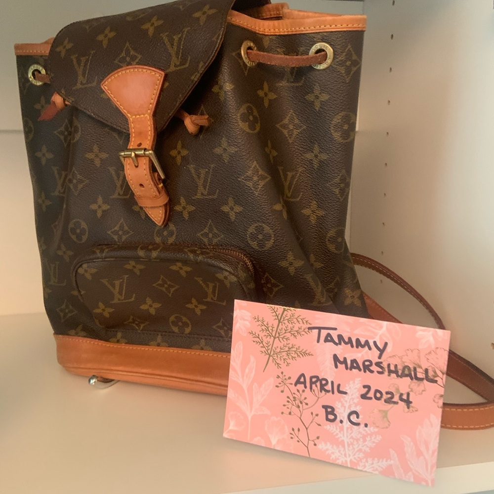 💯 Authentic Louis Vuitton Montsouris MM backpack ❤️